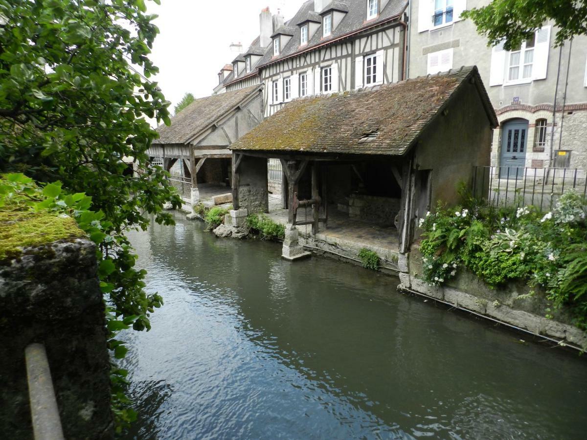 L Imprevu Chartres Exterior foto